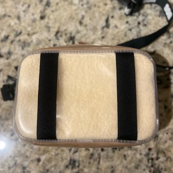 WOMENS UGG JANEY II CLEAR NATURAL CROSSBODY BELT BAG CLUTCH - Picture 6 of 8